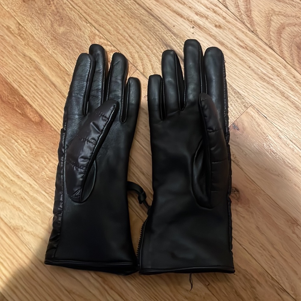 Ugg Gloves - image 3